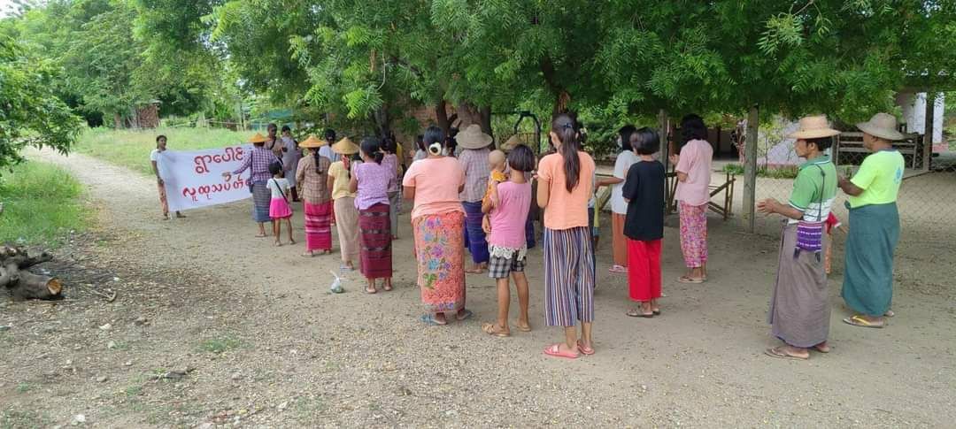 ShweZin50281600's tweet photo. Joint forces of pro-democracy villagers of several villages from northern Salingyi township and eastern Yinmarbin township staged a strike against military dictatorship.  #HelpMyanmarIDPs #2023Jul4Coup #WhatsHappeningInMyanmar https://t.co/MK1glCqwoK