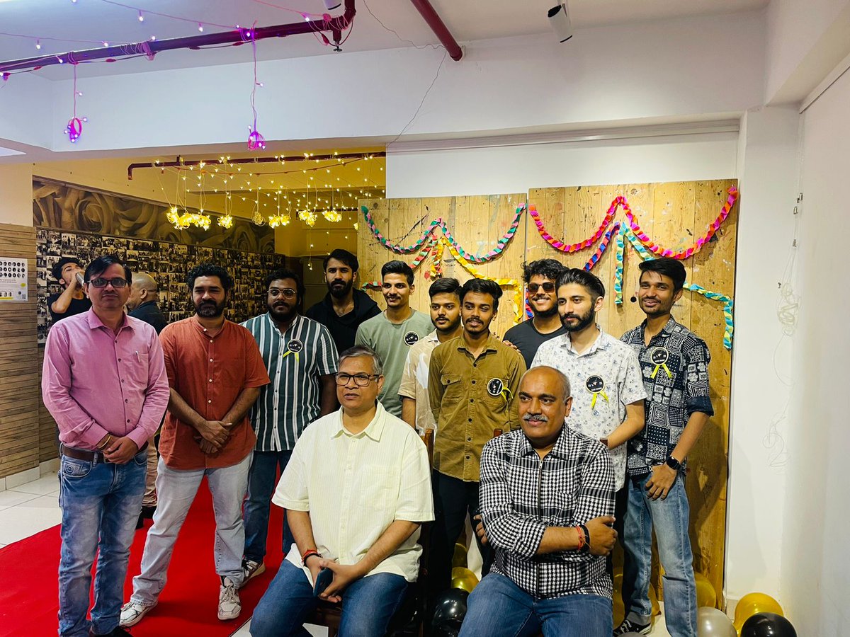 iipcca_india's tweet photo. On this Farewell day 2023, we all at IIP wishes you all a great personal and professional life ahead.
#farewell #bachelorette #lifeatiip #futurephotographer #artcollege #iipacademy #photogram #bfa #diploma #indianinstituteofphotography #iipinstituteofculturalandcreativearts https://t.co/0tRrFyvxcf
