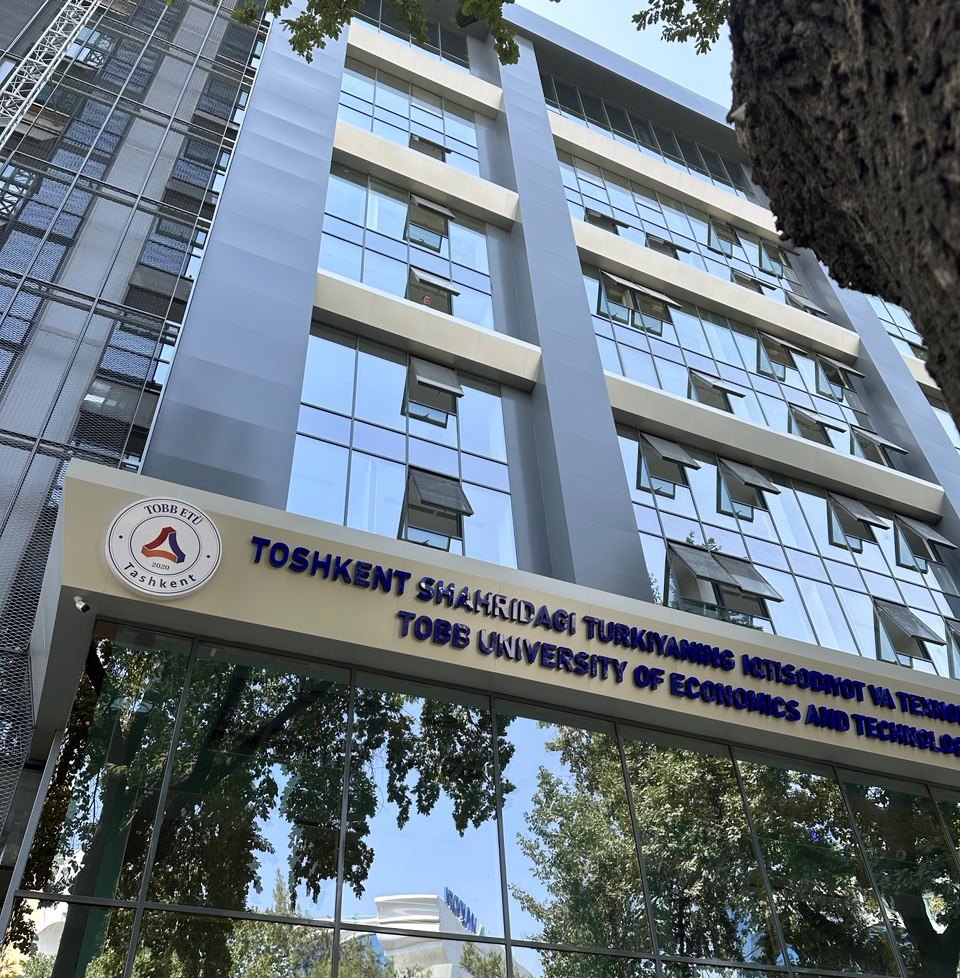 Turkic_States's tweet photo. #Taşkent’te gerçekleştirilen Türk Ticaret ve Sanayi Odaları Birliği’nin Toplantısına katılan heyetler program kapsamında, TOBB Ekonomi ve Teknoloji Üniversitesinin Taşkent’teki yeni binasına bir çalışma ziyaretinde bulunarak öğrencilerle bir araya geldiler.

Bilindiği üzere TOBB ETÜ Taşkent Şubesinin açılışı, TDT’nin önemli girişimlerinden biri olan Türk Ticaret ve Sanayi Odaları Birliği kapsamında geliştirilen ilişkilerin somut bir sonucu olarak gerçekleşmiştir.