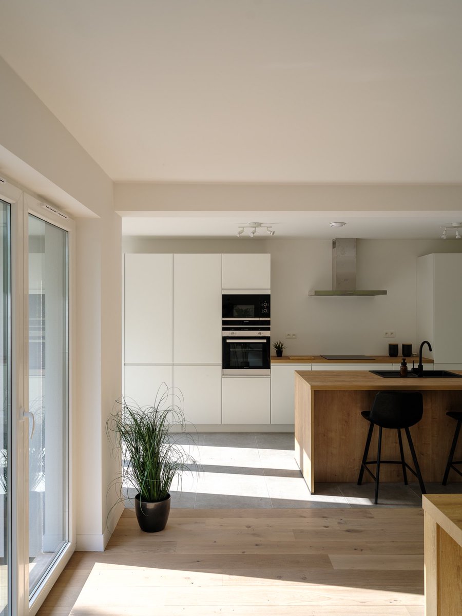 IMMO_CVH's tweet photo. Nieuw in ons aanbod 🤩
TE KOOP - Moderne, rustig gelegen villa nabij centrum Drongen

Benieuwd? https://t.co/0Khq4LcL8L

#ImmoCVH #Gent #Immo #Vastgoed #Villa #Drongen #ForSale #NewHome #RealEstate #Broker #HouseHunting #Realtor #Immobiliën #TeKoop #ImmoGent #HouseForSale https://t.co/HLwem6KByy