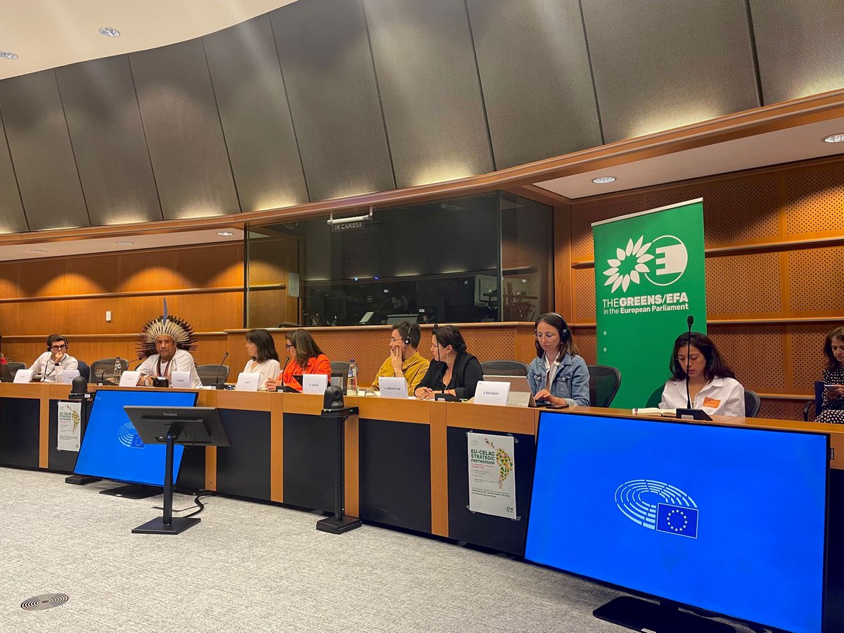 In today's discussion on #EUMercosur & at #EUCELAC summit, protection of the Amazon #rainforest, envr. HRDs & #indigenous communities must be the priority for #LAC & 🇪🇺leaders.

🌎Participation & not criminalisation of people who stand up for the environment is key! @ApibOficial