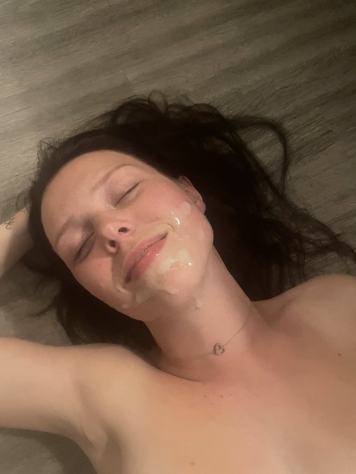 About last night 😏 https://t.co/QXG2MahcN6