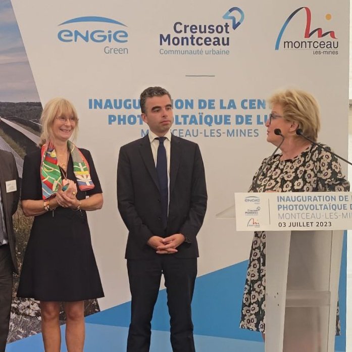 l_margueritte's tweet photo. Inauguration de la centrale solaire @ENGIEGreen de Montceau-les-Mines dans notre circonscription de Saône-et-Loire.

D'une taille de 20 hectares et située sur l'emplacement d'une ancienne mine de charbon, elle permettra de fournir en électricité 7000 personnes. 

#transition https://t.co/M7NvbTtk4n