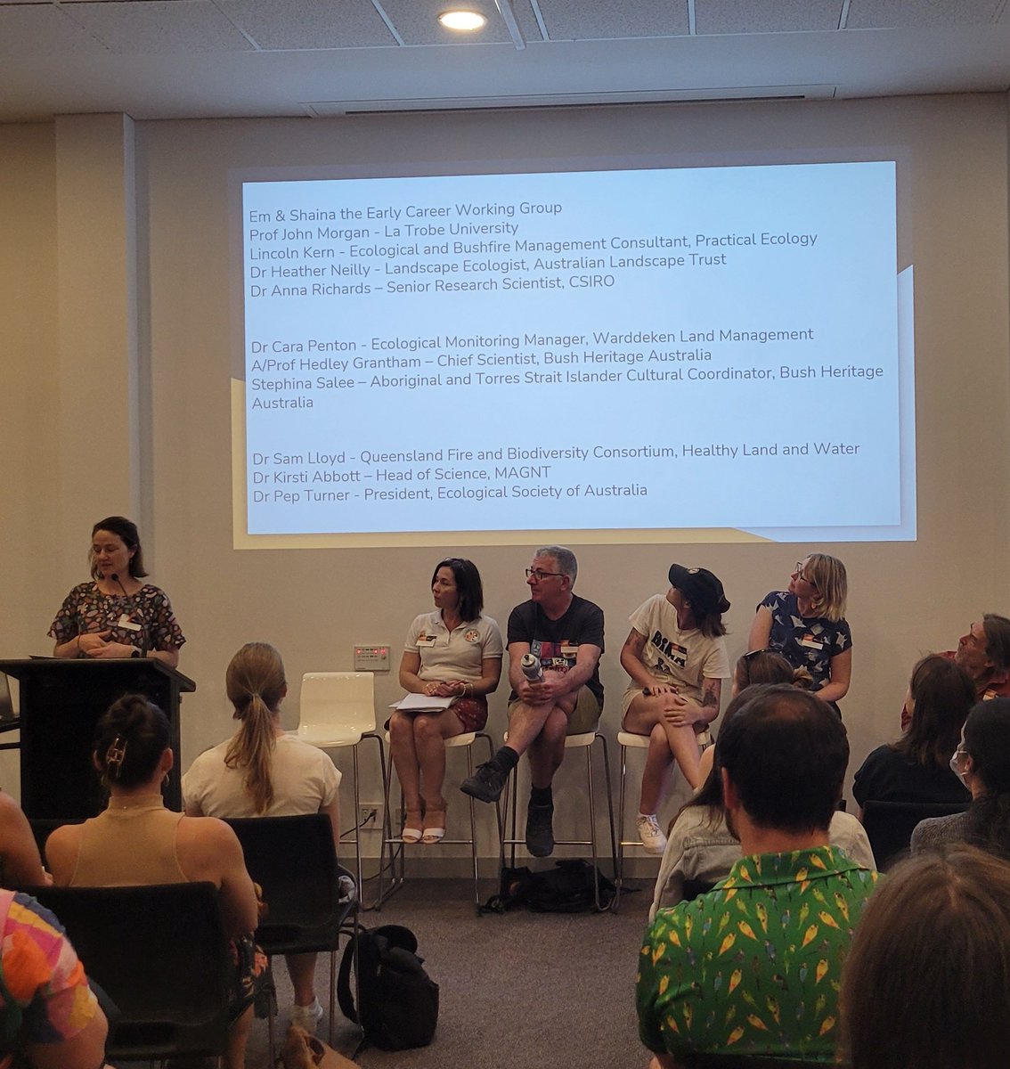 Some advice for #earlycareer  ecologists from <a href="/CSIRO/">CSIRO</a> Dr Anna Richards: 
👍 Develop great project management skills
👍 Learn to delegate effectively 
👍 Work in cross &amp; transdisplinary team
👍Think about science impact beyond publications! #ESAus23 
#careerdevelopment #careertips