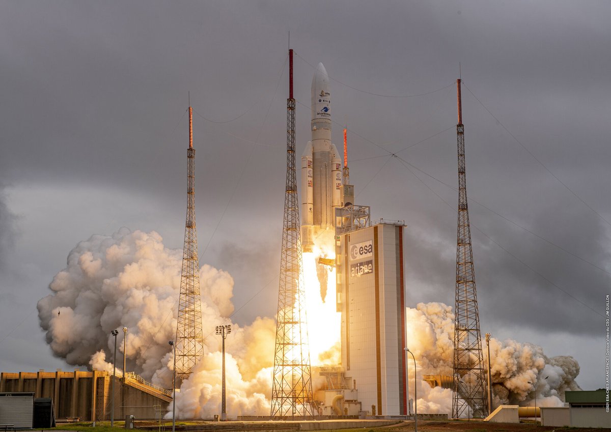 🚀 La fusée européenne Ariane 5 est presque prête pour son dernier vol.  
📺#ESAWebTV2 à partir de 14h00 BST/15h00 CEST 
👉 esawebtv.esa.int 
⏰🚀 le décollage prévu  est le 4 juillet à 22h30 BST/23h30 CEST.
#Kourou #Guyane