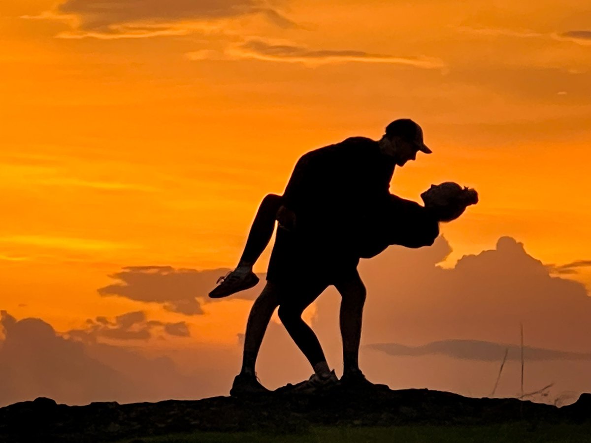 MassifMontane's tweet photo. Ever wonder when to catch up with the best sunset 🌅. Just know there’s no bad sunset or the best sunset. Skyler and Lance had the perfect sunset moments with us here in Sipi Falls, Mt Elgon. 
#sunsetwatch #sunsetexploration #sunsetphotography #beautifulsunset https://t.co/Cba3rlvHqT