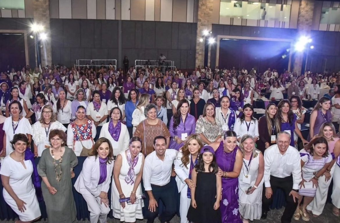 50mas1Sinaloa's tweet image. Todo un éxito el 2do Congreso Internacional de @50mas1Mx en Mérida, Yucatán, con la participación de más de mil líderes de todo el país. Con emoción seguiremos trabajando #JuntasPorLaIgualdad 
- Unidas #SomosPoderosas @ClaudiaCorichi @trurin @nenaorantes