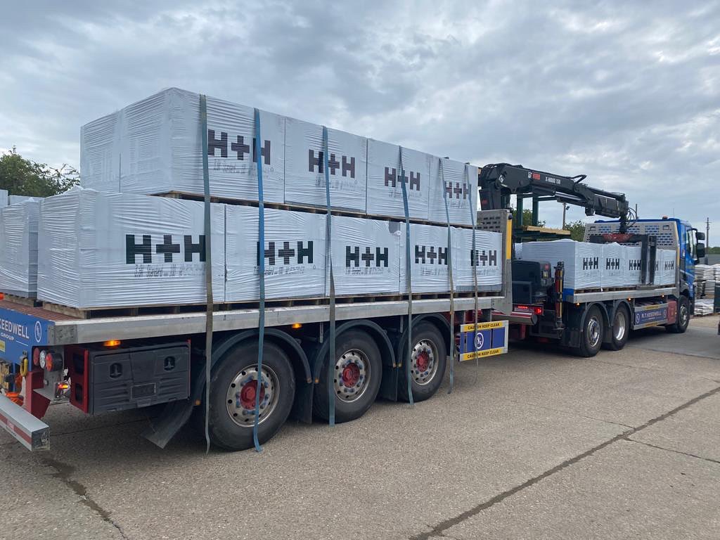 HomeleighTimber's tweet photo. 🌳 Early morning deliveries at our Woodford branch 🌳

⭐️ Celcon blocks arrived ⭐️

📞 Call today to book your delivery 📞

☎️ 01580 892733 - 01622 791111 - 01580 892037 - 01233 850075 ☎️ https://t.co/1WPvJR29t0