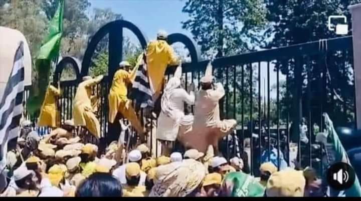 QaisarAbbasjoi1's tweet image. الحمدللّٰه مجاہدین سویڈن بارڈر پہنچ گئے۔۔☺