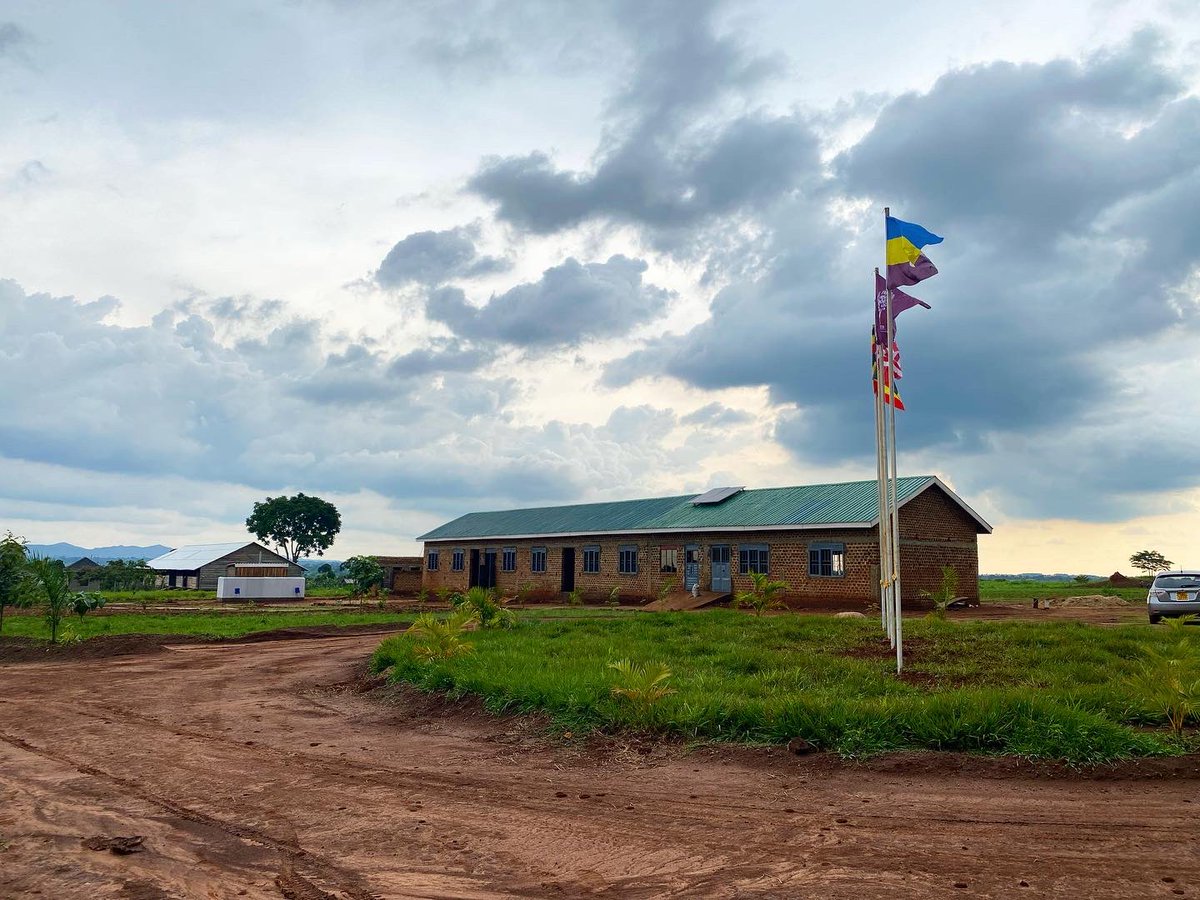 SEETGF's tweet photo. ❗️Attention ❗️Look at the See Them Grow Foundation Vocational Center! ➡️ Swipe to see more.

Pic 1. Digital Training Class
Pic 2. Tailoring Class
Pic 3. Cohort of 2023
Pic 4. Luena Block

Comment below and let us know what you think of our beautiful training center 
💜💜💜💜 https://t.co/rqJ0mWvNRx