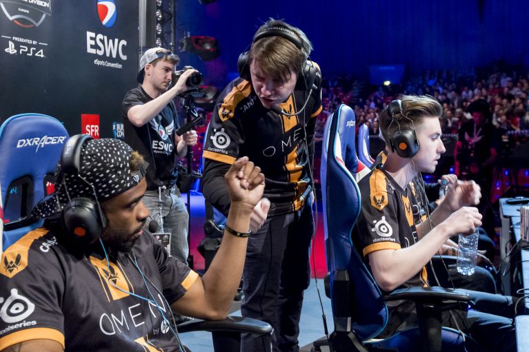 esport_guide's tweet photo. 🎮💬 Les 10 compétences de communication indispensables pour les joueurs d'e-sport 

➡️ https://t.co/IZxCe5m8XH

#eSport #communication #gaming https://t.co/LZkQEQKztI