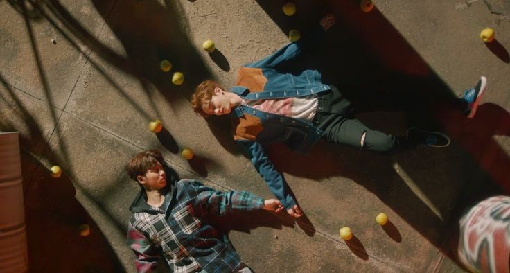 ChikninaDeuseyo's tweet photo. 9 reasons why Pentagon's "like this" will always be superior

-thread https://t.co/RTk1oUrFbP