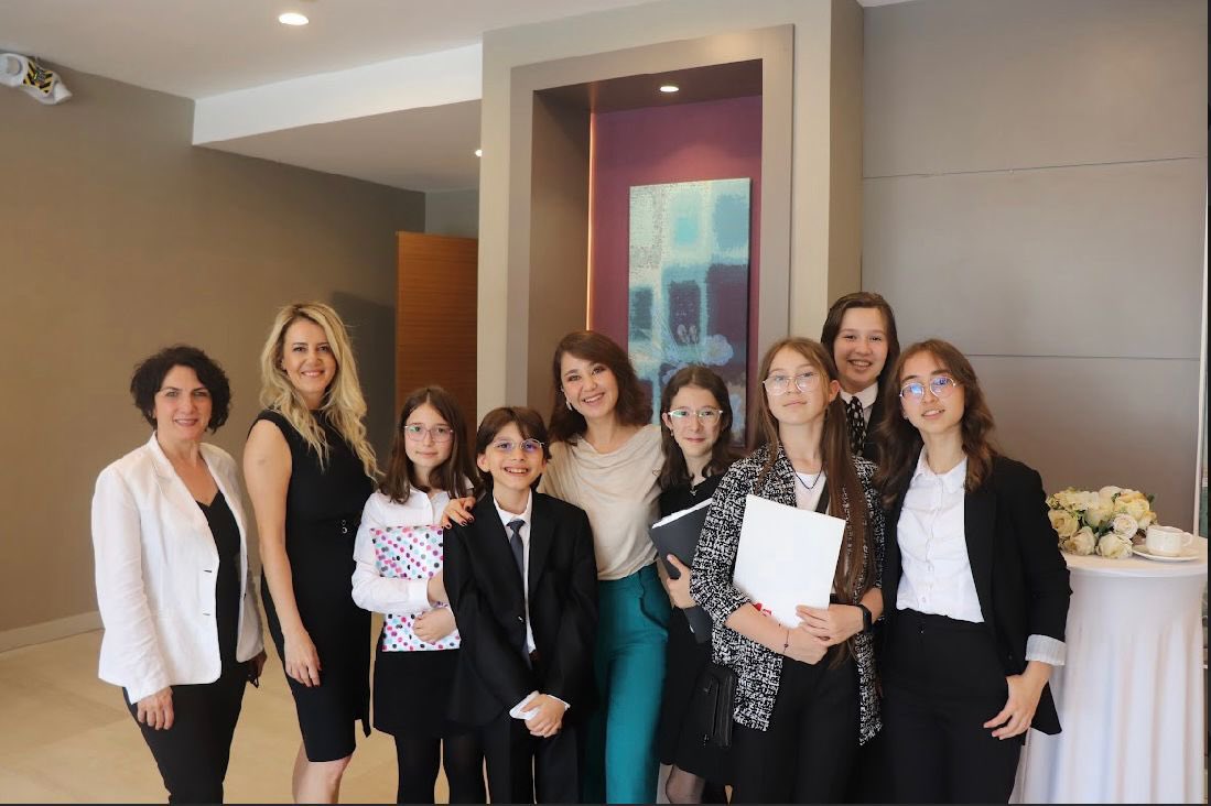 GO_Akademi's tweet photo. Gelecek Odaklı Akademi olarak, 10-12 Haziran tarihlerinde Eskişehir Nova Vista Radison Hotel'de gerçekleştirdiğimiz ESMUN Senior ve paralelde yürüttüğümüz 11-13 Haziran'da Eskişehir Questa Termal Hotel'de üçüncüsünü düzenlediğimiz ESMUN Junior'ı başarıyla tamamladık. https://t.co/GmRptZ72JR