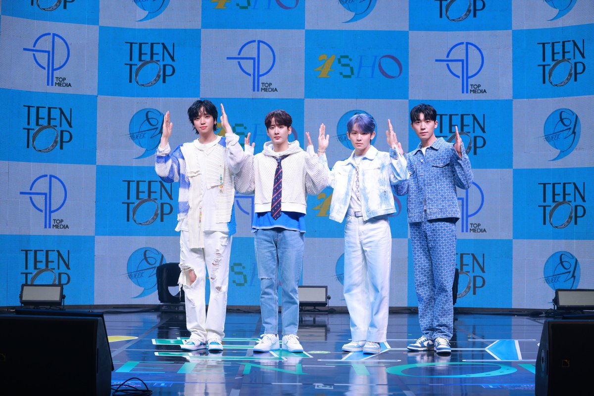 Kpop_Herald's tweet photo. [Showcase] @TEEN_TOP is back! The band is finally returning to the scene with its new album "4Sho" today! Here are official pictures from the press showcase event today! 💙 #TEENTOP #4SHO #틴탑 https://t.co/25I8iQytST
