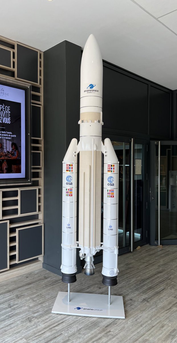 JeromeCampmas's tweet photo. Nouveau report du dernier vol #Ariane5 en raison de "vents d'altitude" violents en #Guyane Le vol est prévu au + tôt 5/07 (22h00 & 23h05 (UTC) 🚀✨💫🤍 #V261 https://t.co/B4gFNmhCeT
