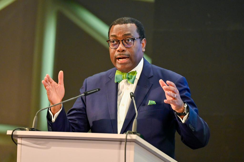 AfDB_Group's tweet photo. Did you miss President @akin_adesina’s opening remarks at the #InfraForAfricaForum? Speaking from #Togo, the @afdb_group head highlighted bank green #infrastructure projects and more.

Read the speech: https://t.co/zfvZz1v3gX
Watch a replay: https://t.co/sdIQFAASLi

#PowerAfrica https://t.co/4slQG4wOvq