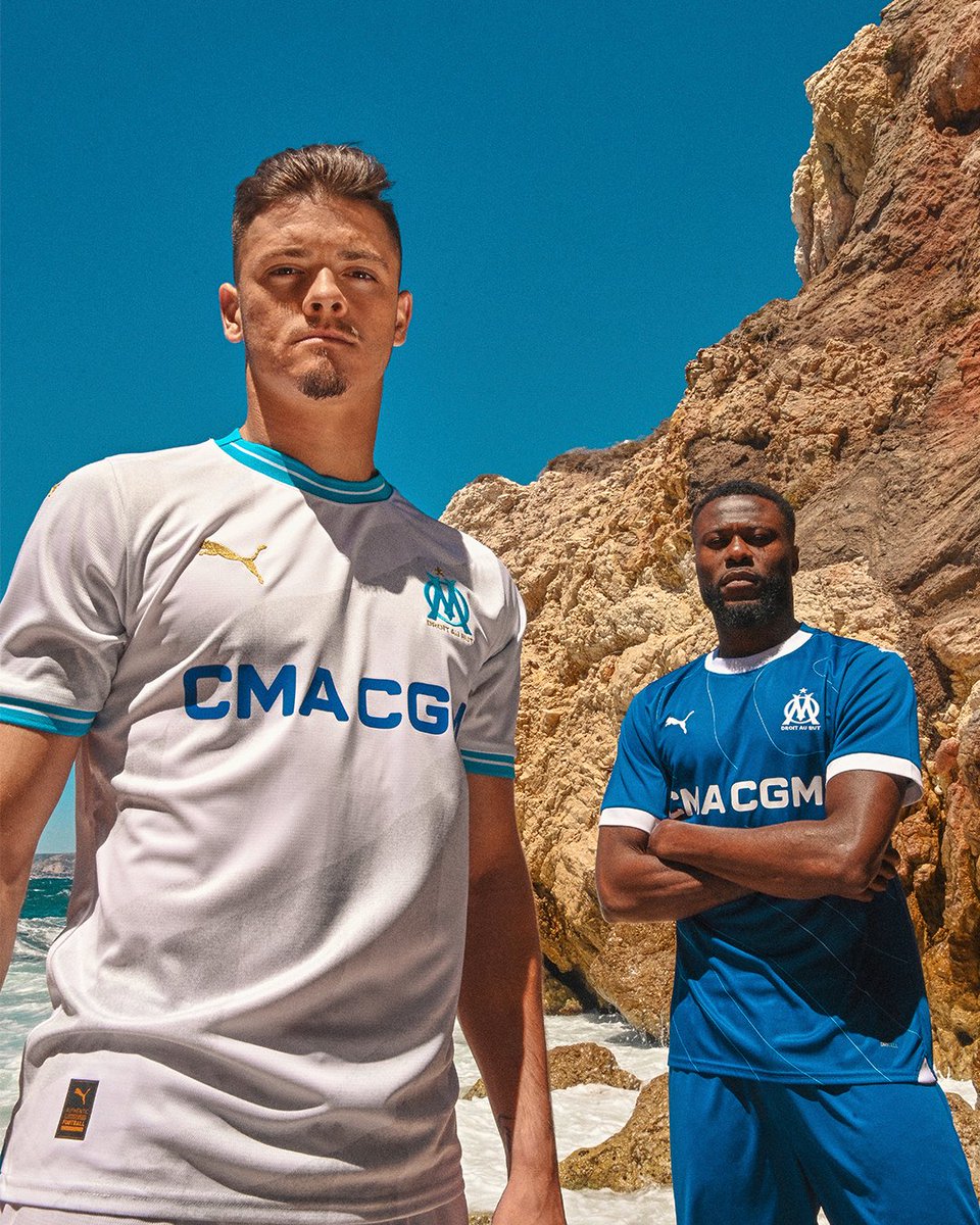 OM_Officiel's tweet photo. Inspirés par les éléments et les Hommes qui ont façonné la 𝙘𝙞𝙩𝙚́ 𝙥𝙝𝙤𝙘𝙚́𝙚𝙣𝙣𝙚,
les nouveaux maillots de l’Olympique de Marseille sont ancrés dans l’histoire de
Marseille. 🔵⚪ https://t.co/LyzwLSwrSb
