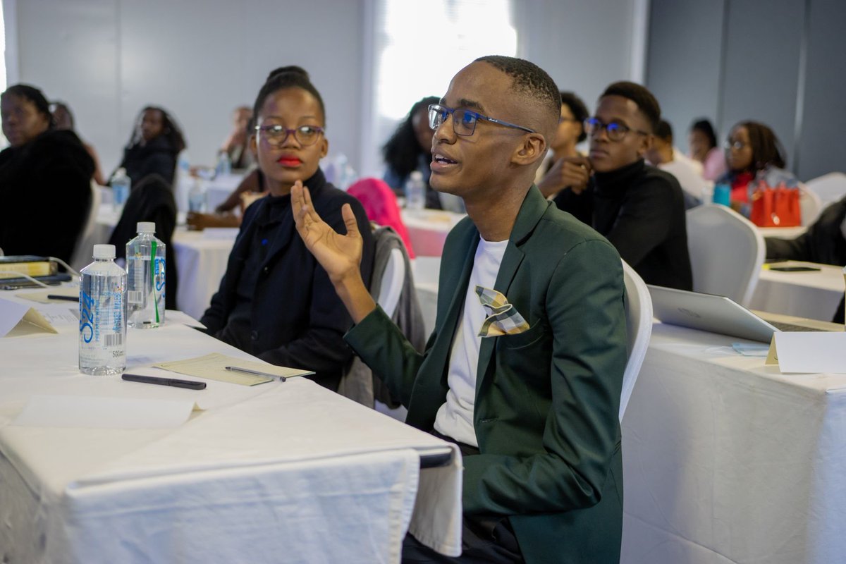 lillianmoremi's tweet photo. I enjoy volunteering and facilitating on CV Writing to help graduates apply for opportunities. At the invitation of #HopeBotswana in collaboration with #USAID #PEPFAR #DepartmentofLabour through the Education for Economic Empowerment: #EmployabilityTrainings https://t.co/Qg1j5U0Auo