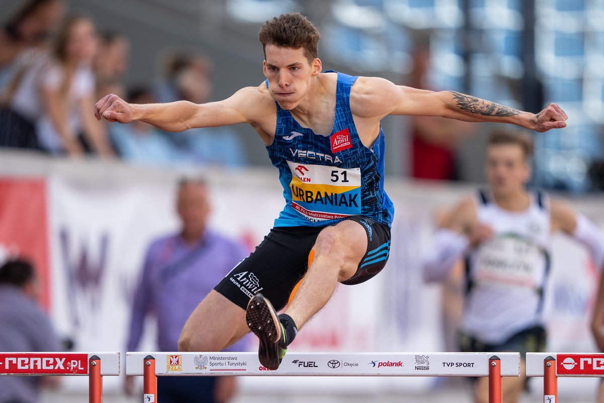LKSVECTRA's tweet photo. Faworyci nie zawiedli. 
Klaudia Kazimierska i Sebastian Urbaniak obronili tytuły mistrzów Polski do lat 23. Klaudia tryumfowała na 800m i 1500m. Sebastian zwyciężył na 400mpł. Piąty w młocie był Mateusz Szczerbiak. Włocławek jak malowany Województwo Kujawsko-Pomorskie ANWIL S.A. https://t.co/0hgTV8fGnm