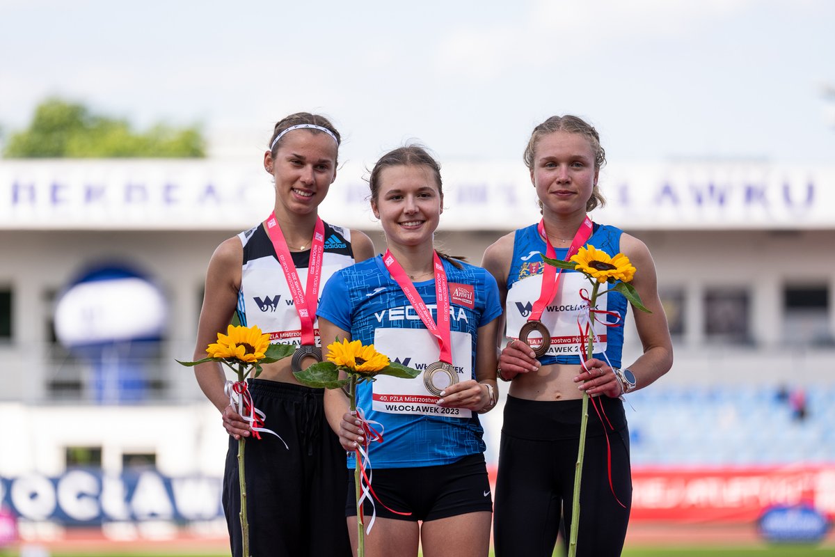 LKSVECTRA's tweet photo. Faworyci nie zawiedli. 
Klaudia Kazimierska i Sebastian Urbaniak obronili tytuły mistrzów Polski do lat 23. Klaudia tryumfowała na 800m i 1500m. Sebastian zwyciężył na 400mpł. Piąty w młocie był Mateusz Szczerbiak. Włocławek jak malowany Województwo Kujawsko-Pomorskie ANWIL S.A. https://t.co/0hgTV8fGnm