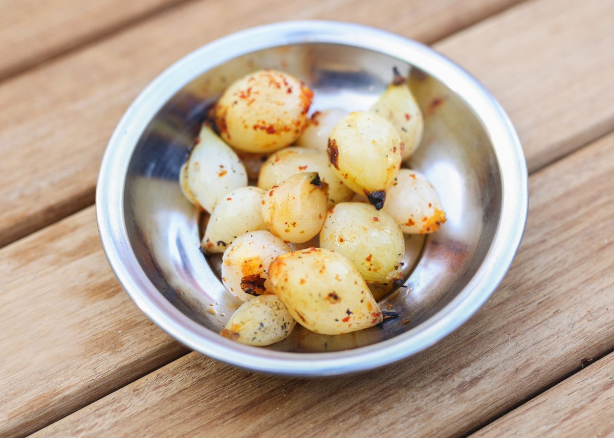 Antioksidan, C vitamini deposu, özel soslu soğan sotemiz ve arpacık soğan şişimiz lezzet şölenine ayrı bir tat katıyor.