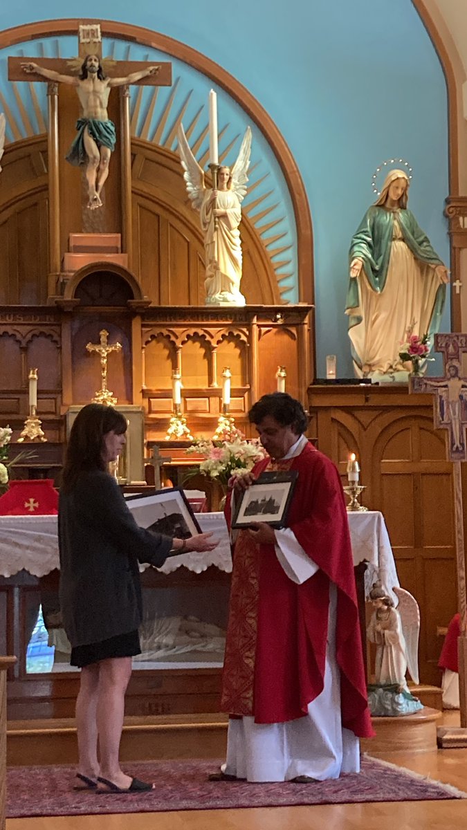 SFASchoolVan's tweet photo. At our last school mass, we bid farewell to four members of our school community: our beloved pastor Father Gino, our principal Mrs. Anne Yam, our bookkeeper Mrs. Mary Alice Boyer, and our French teacher Mme Small. May the Lord bless them in their future endeavours. https://t.co/aJTv4Thfxc