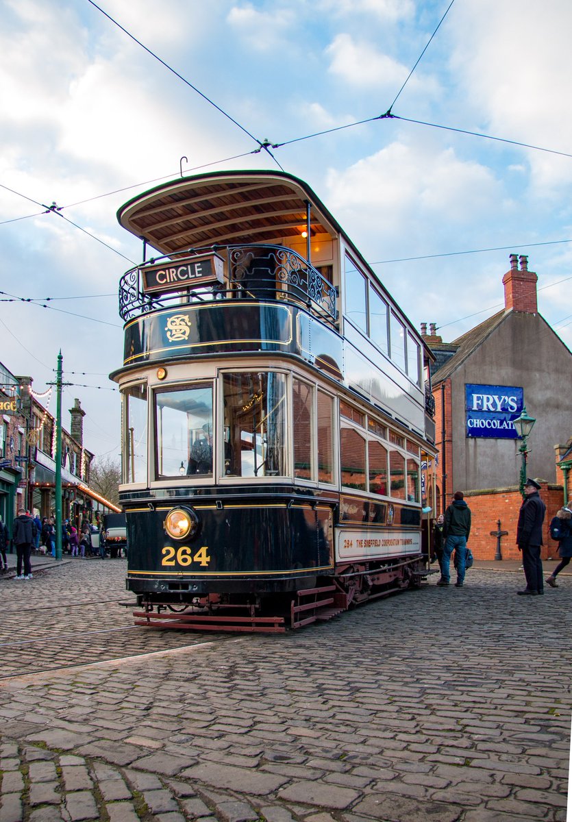 GarySevern7's tweet photo. Sheffield Corporation Tramways No.264 about to collect Christmas shoppers at Beamish.
Saturday 3rd December 2022.
Photo: Gary Severn. https://t.co/6UkywaF8rm