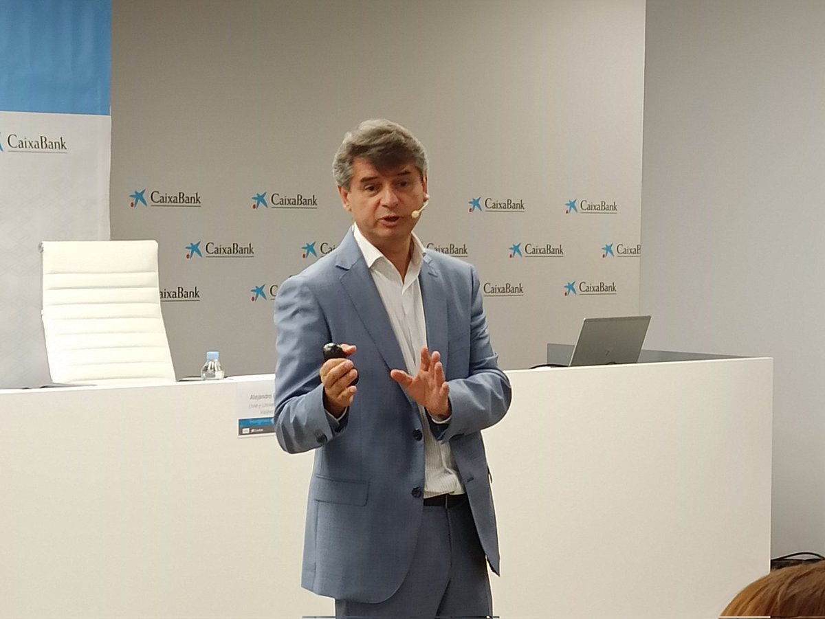 El peso de las exportaciones creció 1,2 puntos en las empresas valencianas durante el #COVID19, frente a solo un 0,3 de media en las españolas. Impulso al comercio exterior que se ha mantenido tras la pandemia
<a href="/escriba_a/">Alejandro Escribá</a> presenta el informe <a href="/GECE_info/">Observatorio GECE</a> de <a href="/caixabank/">CaixaBank</a> e #Ivie