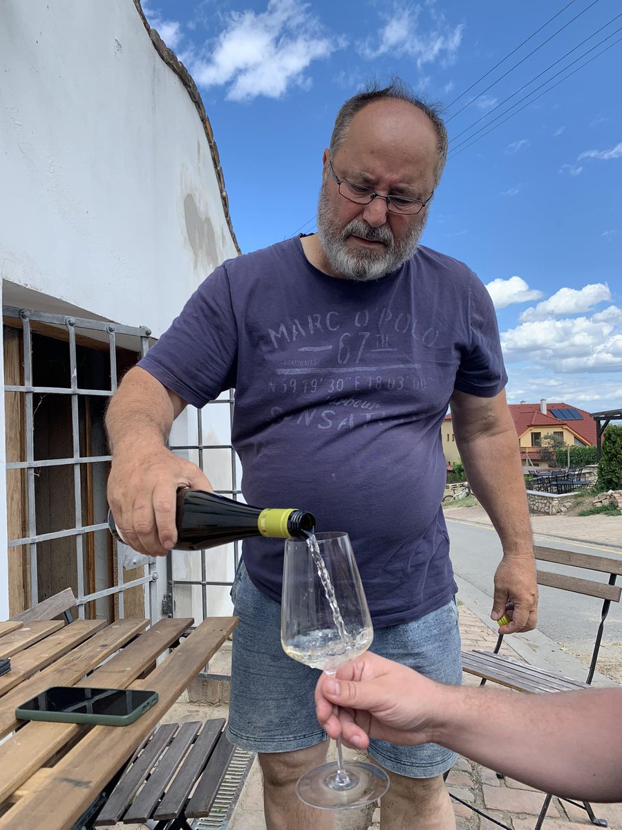 mikulasduda's tweet photo. Víkend na Moravě a tři báječná zastavení ve vinařstvích Vinařství Škrobák, Vinařství Novotný Bílek a Vinařství Ilias. Více na blogu: https://t.co/eHVjpKL2bx https://t.co/jZyKWoYHh3