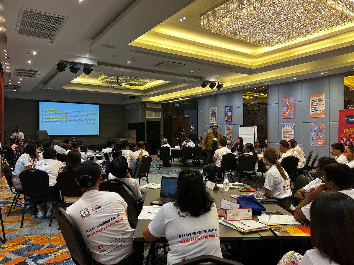 mfasia_'s tweet photo. Arul Prakkash started the first half of his session on Video  &amp;  Digital Tools with insights from participants on mobile phones and cyber security. The session then progressed into a series of engaging activities.  
#MigrantsVoiceSMFA
#MigrantsVoicesMFA_Day2 https://t.co/gJKyosu1hN