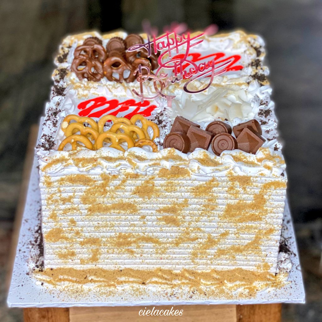 Cielacakes's tweet photo. 4 pics, one word:
YUMMY😭😭 https://t.co/iq2ktyh5aT