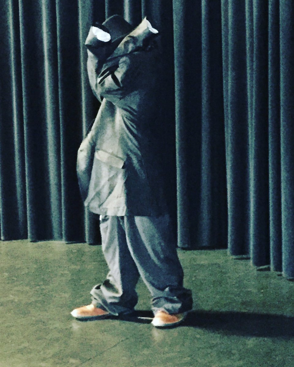 doorydercompany's tweet photo. D-DAY MES ELEVES JOUENT THE KID DE CHARLIE CHAPLIN #CentreMathis venez soutenir le périscolaire. #Taps #aesh #animateurs ils tiennent les écoles DEBOUT @YMerzi #CharlieChaplin a toujours défendu les causes importantes: la misère, le capitalisme, la liberté, la place de la police https://t.co/juYdFrvHVv