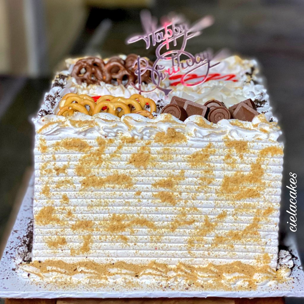 Cielacakes's tweet photo. 4 pics, one word:
YUMMY😭😭 https://t.co/iq2ktyh5aT