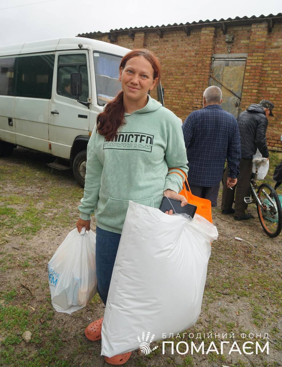 Волонтери із Дніпра допомагають родинам на Херсонщині