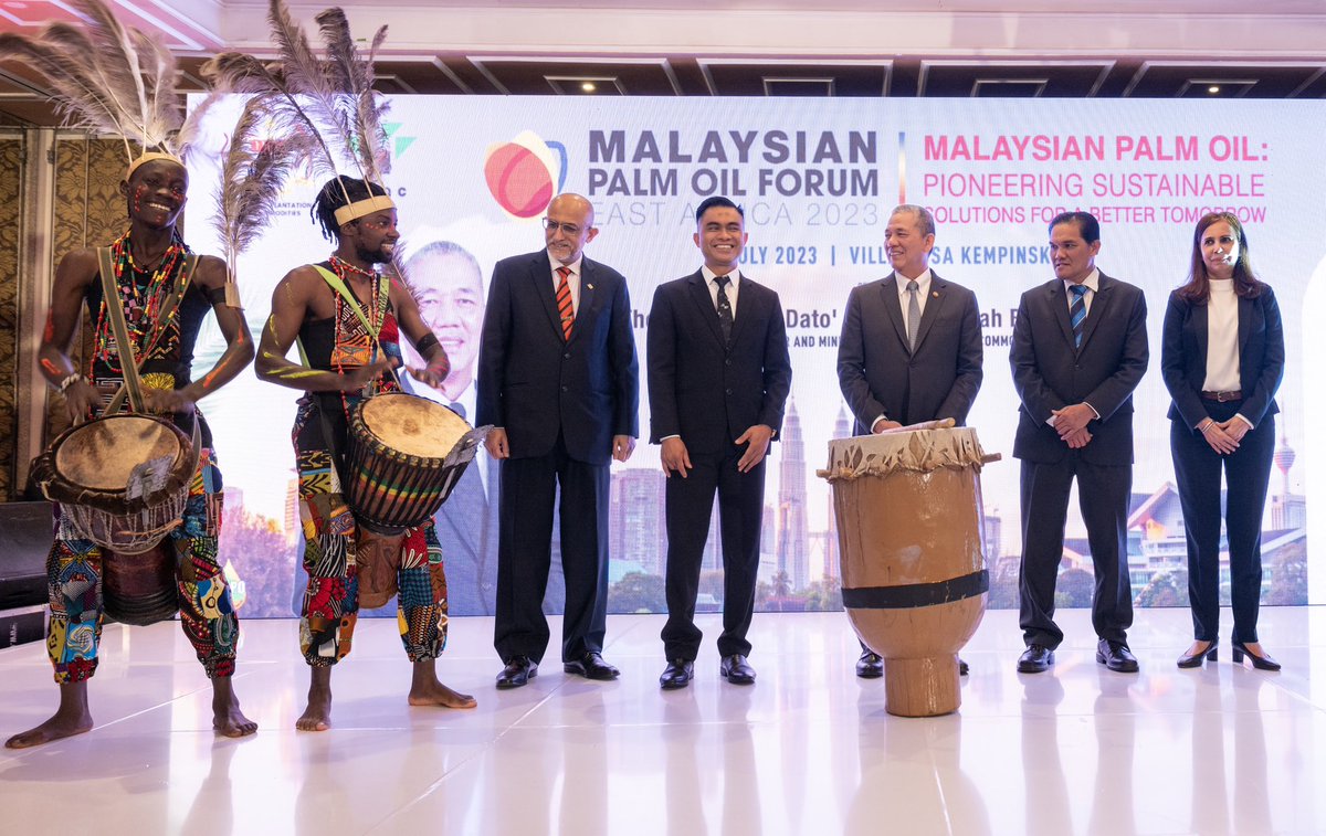 PetraJayaMP's tweet photo. KENYA | Selasa | 4 Julai 2023

Hari ini menyampaikan ucaptama di Malaysia Palm Oil Forum-East African Region 2023 (MPOF 2023) di Nairobi, Kenya.

#TPMFY
#MPOF2023 
#mykomoditi
#misisawitKenya
#misiKenyaKPK
#KerajaanPerpaduan
#MalaysiaMADANI https://t.co/lc1OLOqRbp