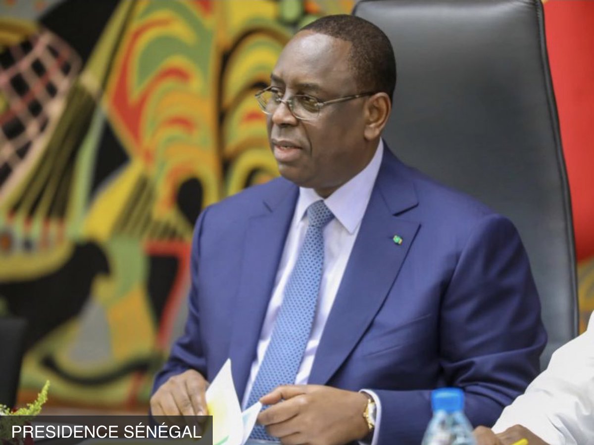 KemiSeba1's tweet photo. Sénégal 🇸🇳 :Décision salutaire d’un Macky Sall, contraint de se retirer de la course aux présidentielles , compte tenu du climat sociopolitique sénégalais .
Mais il serait profondément naïf que de penser que suite à ce revirement du président en exercice ,  le courant souverainiste sénégalais a gagné . Il va y avoir malheureusement dans les mois à venir une recomposition spectaculaire du camp de l’opposition , et des tractations appuyées entre des opposants déclarés d’antan et le camp de Macky. Ceux qui étaient tous alliés hier contre l’hypothèse d’un 3ème mandat vont se retrouver adversaires à couteaux tirés , à la veille des élections, et Macky Sall va tout faire pour en tirer avantage . Vigilance donc, car malheureusement , la Françafrique n’a pas dit son dernier mot, bien au contraire , en ce moment même, elle se régénère .