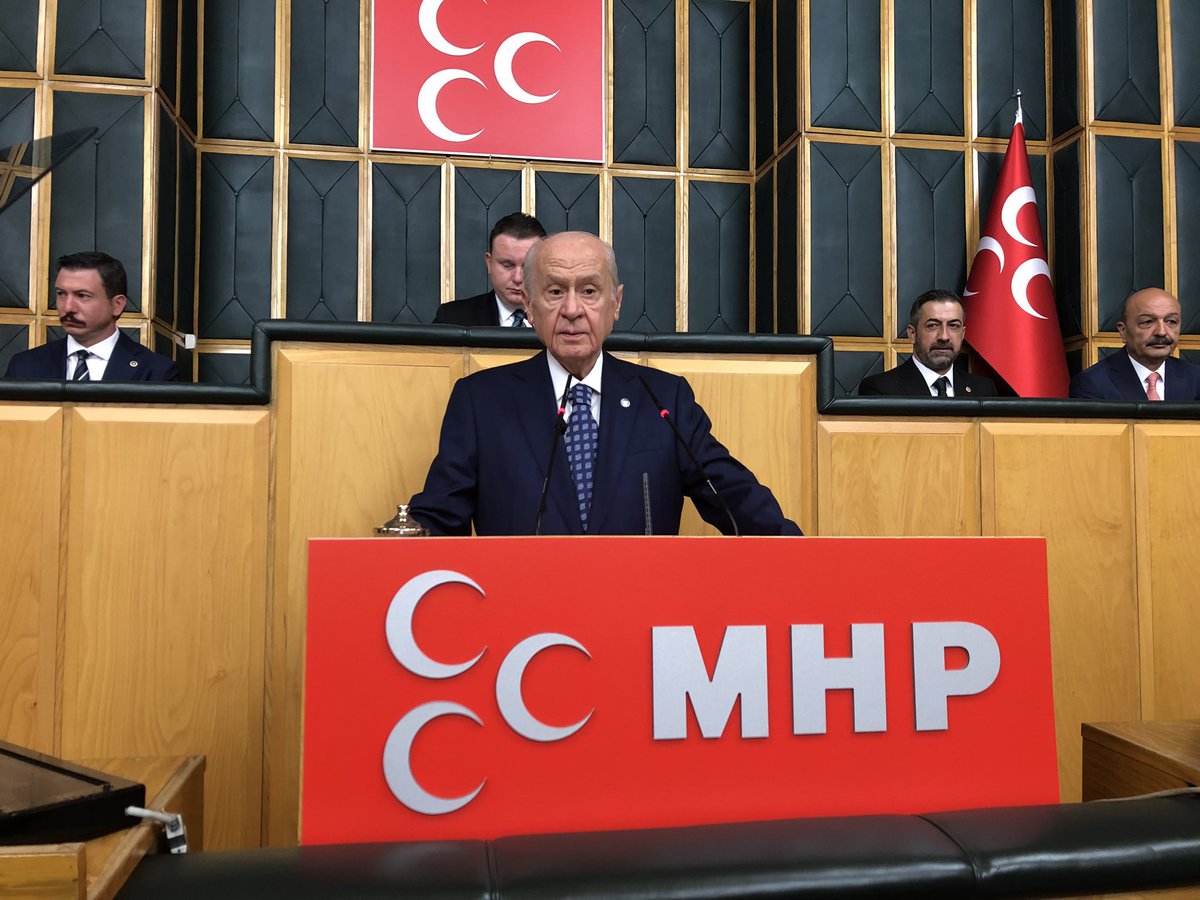 Batı’da, müslüman denildiğinde akla ilk gelen Türkler olmuştur.
Çünkü Türk milleti islamiyetin mukaddes emanetlerini soylu mizacıyla her zaman muhafaza, ihtiyaç hasıl olduğunda da canı ve kanı pahasına müdafaa etmesini bilmiştir.

Bu itibarla, cihana vurulan Türk mührü dile gelse