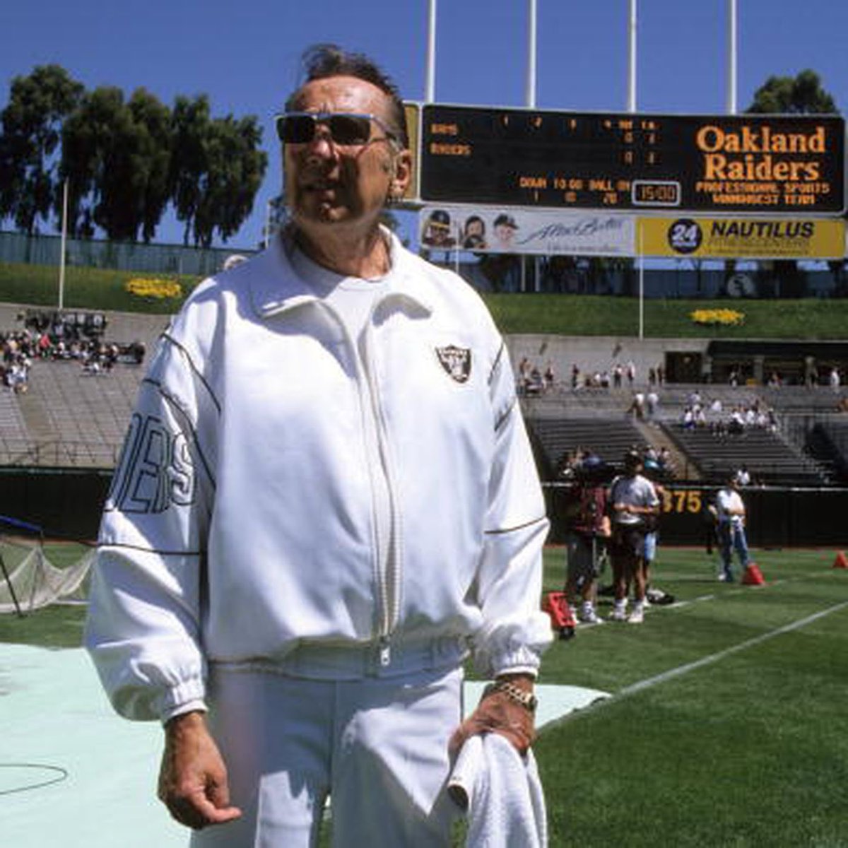 KennyKing_Jr's tweet photo. Happy Al Davis Day!!! https://t.co/xwPDoRbMxD
