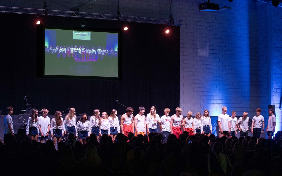 Robertson_Sed's tweet photo. Our year 10 dancers gave a great performance on #SpeechDay with @SchoolHouse_Sed and well done to the year 12 pupils who organised, choreographed and performed too at the end of #ChallengeWeek2023 #leadership #steppingup #DanceChallenge πΊπΌππΌπ©΅πππ€ https://t.co/l1hjEK3wEb