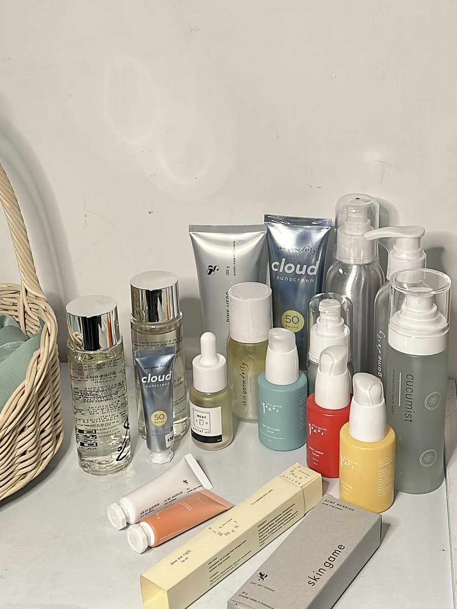 swextdemon's tweet image. ✨ GIVEAWAY &amp;amp; CALLING FOR RESPONDENTS ✨

akan ada 2 pemenang checkout Skin Game dan 5 pemenang saldo shopee pay.

rules: 
🤍 RT tweet ini
🤍 followersnya @skingameofc di instagram
🤍 reply bukti pengisian form
💌 forms.gle/U3j8m2LiXJaR86… 

PERHATIKAN GAMBAR‼️ goodluck 💕