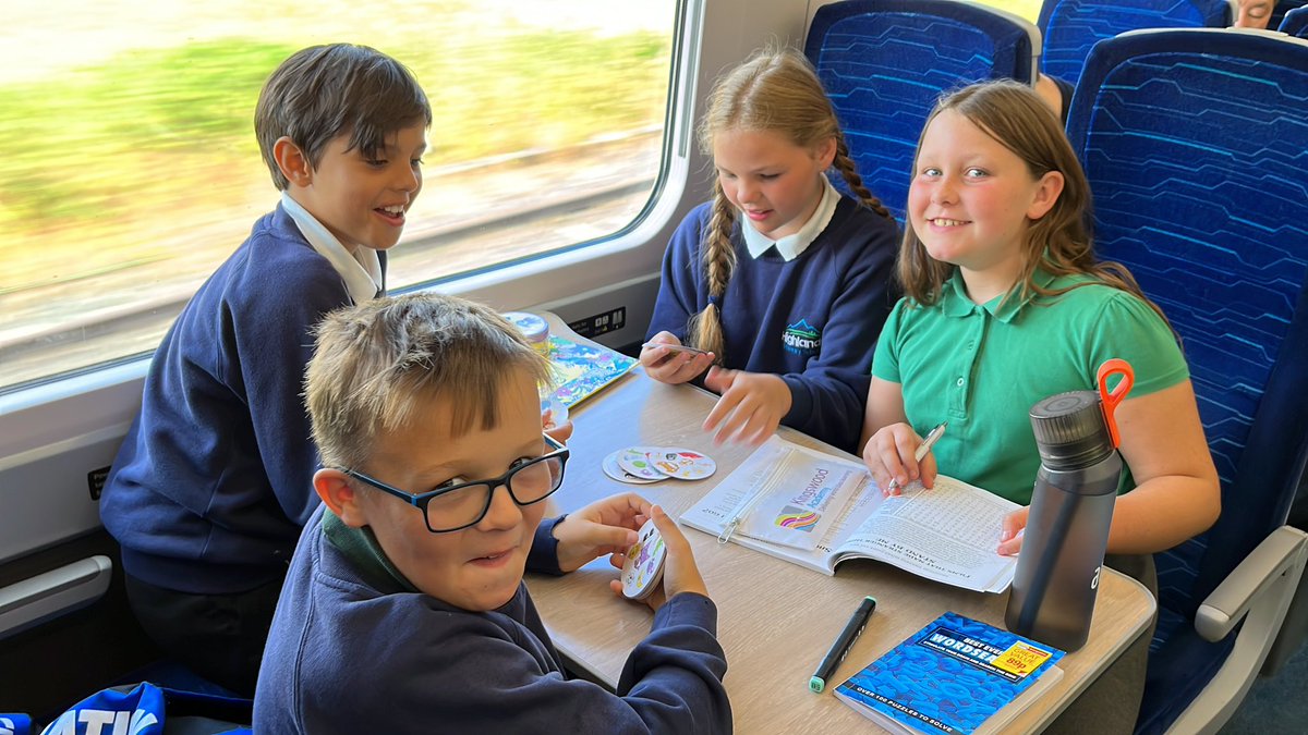 Ellishighlands's tweet photo. On the train down to London with @childrensuni @HighlandsPS @HumberEdTrust https://t.co/bHASSgPXiQ
