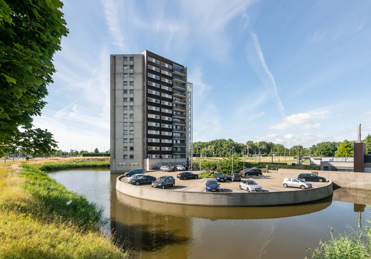 Bouwinvest's tweet photo. Het Bouwinvest Residential Fund heeft recentelijk 327 woningen verkocht aan Grouwels Vastgoed. De woningen bevinden zich verspreid over de steden Amsterdam, Gouda en Groningen.

https://t.co/fSgw1S2xcj https://t.co/pQlZmahdOh