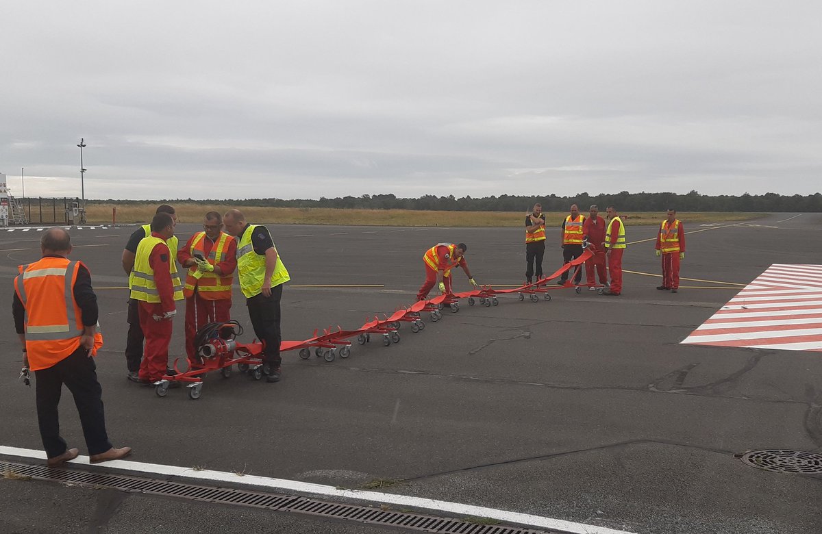 maisonneuve49's tweet photo. Arrivée de la station mobile de retardant à  @AeroportAngers. 
@SDIS_49 se prépare pour la saison feux de forêts 2023 #dash  @SecCivileFrance
@CozOuest #fdf https://t.co/mWFJJHa7Gn