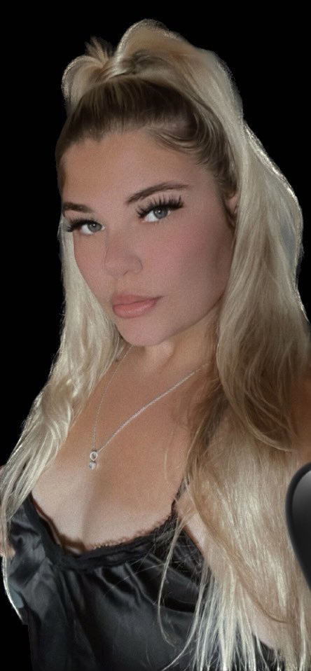 anrtpuppy's tweet photo. My owner @samanthafingod has let me do promo posts for other dommes, just follow me and Goddess, rt this and comment and I'll do them over the next 24 hours, also doing it on my hive @asubby130 https://t.co/WhtcuUsFc3