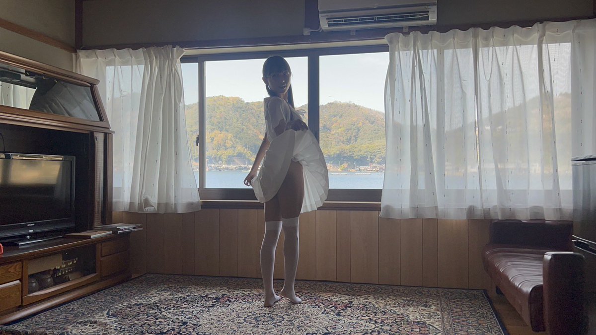 pyoeunji_1st's tweet photo. #ピョ・ウンジ 1st写真集「輪舞曲(ロンド)」
8/10発売💡

#ウンジのロンド ひらりと舞うスカート、エモいです👗

⬇️写真集・イベントの予約はこちら⬇️
https://t.co/ONTjunlehW https://t.co/l56UdQ3ixM
