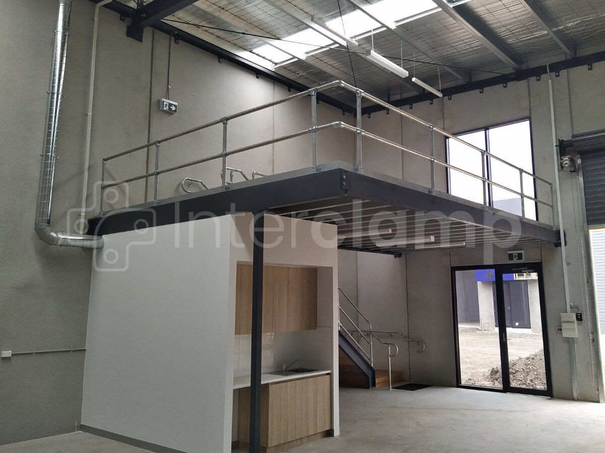 Interclamp's tweet photo. Some great photos of a double rail system being installed on a mezzanine floor!

Head over to our website to see more projects featuring our Interclamp products ➡️ https://t.co/ilapQmHqhX

#Interclamp #TrustGenuineInterclamp #Projects #Handrails #Safety #KeyClamp #Guardrail https://t.co/o2JMMTlWfh