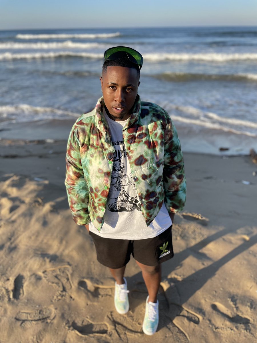 NkosenhleNkosi2's tweet image. Hey guys! I have been shortlisted to be one of the next Heineken 0.0 brand ambassadors for the WITS team. Please show me support and vote for me by simply retweeting this tweet to help me get selected. #Heineken00 #Studentvillage