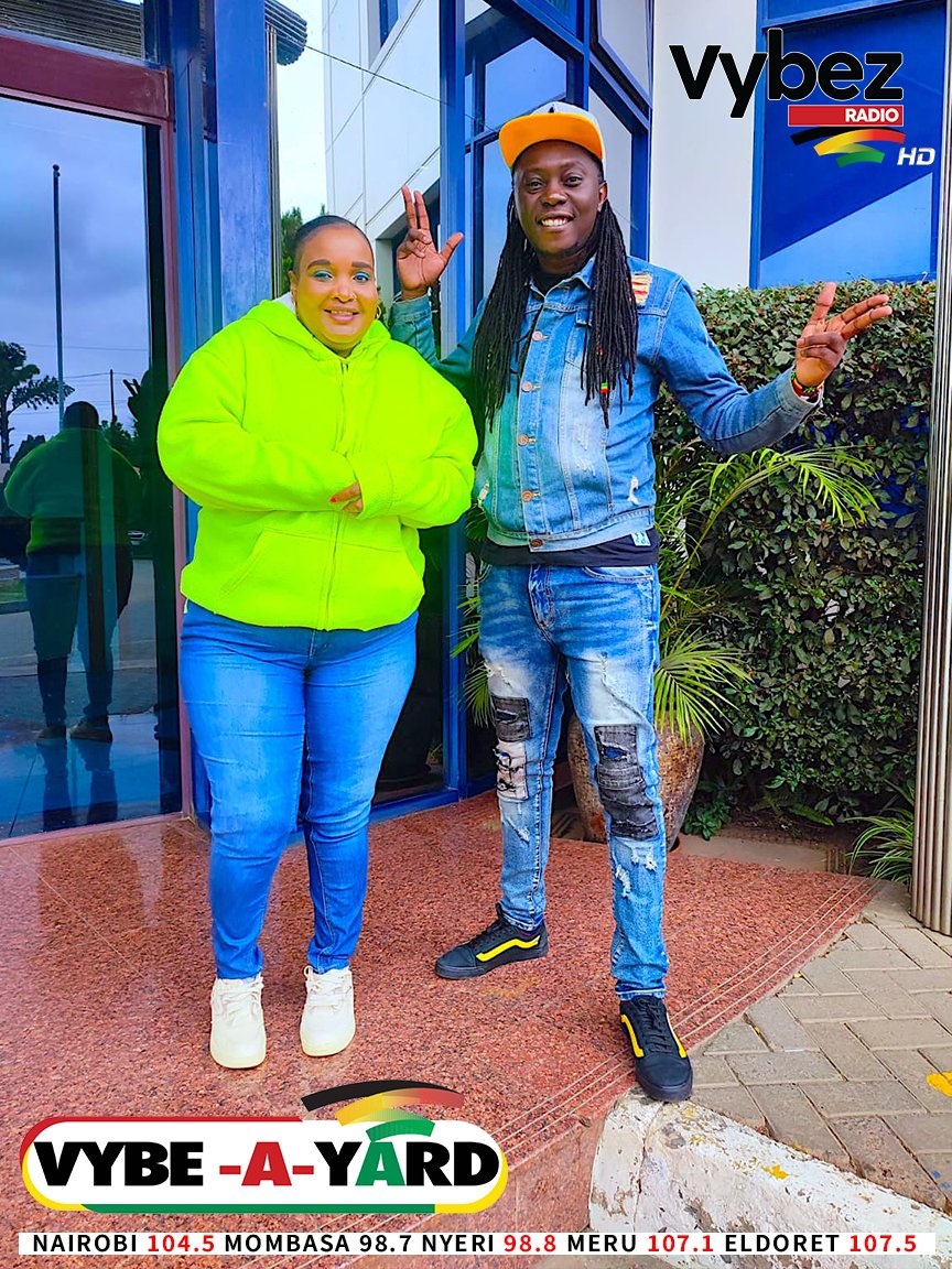 Heh! Na hii njeve vile inafanya wasee wajikunje huku nje,,we unaitoa na nini? Kahawa ama kuwa na Mpoa?😂🤣🤣
#VybeAYard
<a href="/Browngalnessa/">browngal a gal nessa</a> &amp; <a href="/deejaypatiz/">DEEJAY PATIZ</a>