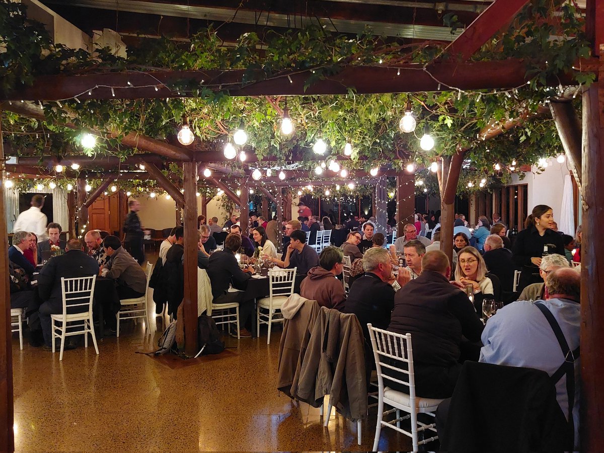 Everyone having a terrific time at the #NZIP2023 conference dinner, at the excellent Markovina Vineyard Estate. #physics #nzscience
