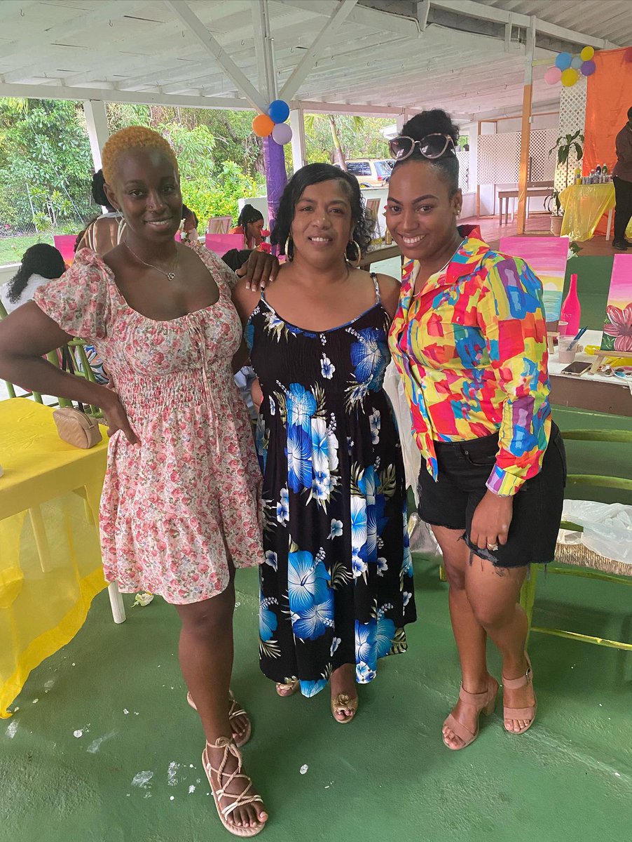 _JwilsEventsLtd's tweet photo. PaintNSip758 was a vibe 👩🏽‍🎨🎨🍷🇱🇨 https://t.co/CXmqi1Rorj